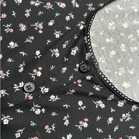 H&M | Divided: Black Dainty Floral Henley Picot Trim - Picture 6 of 8